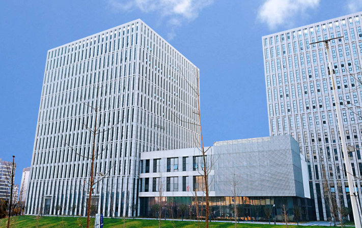 张掖市人才培训中心技能人才培育方案：本土化课程设计与实施路径